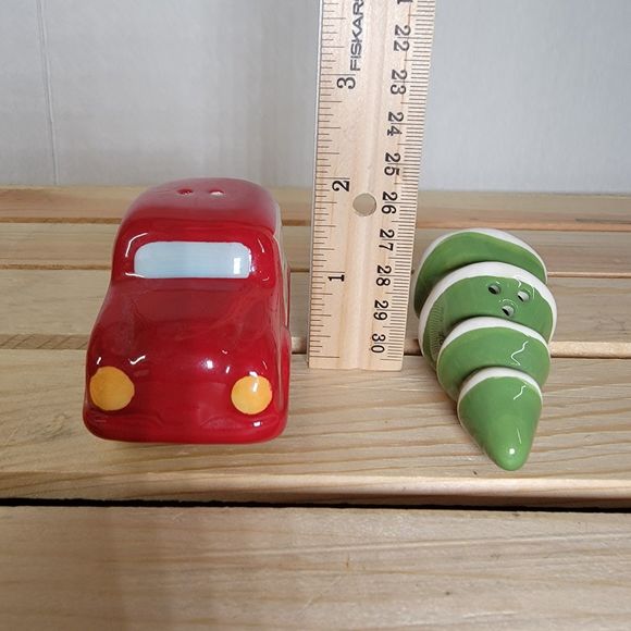 Christmas Salt And Pepper Shakers: Car and Tree - Picture 6 of 6